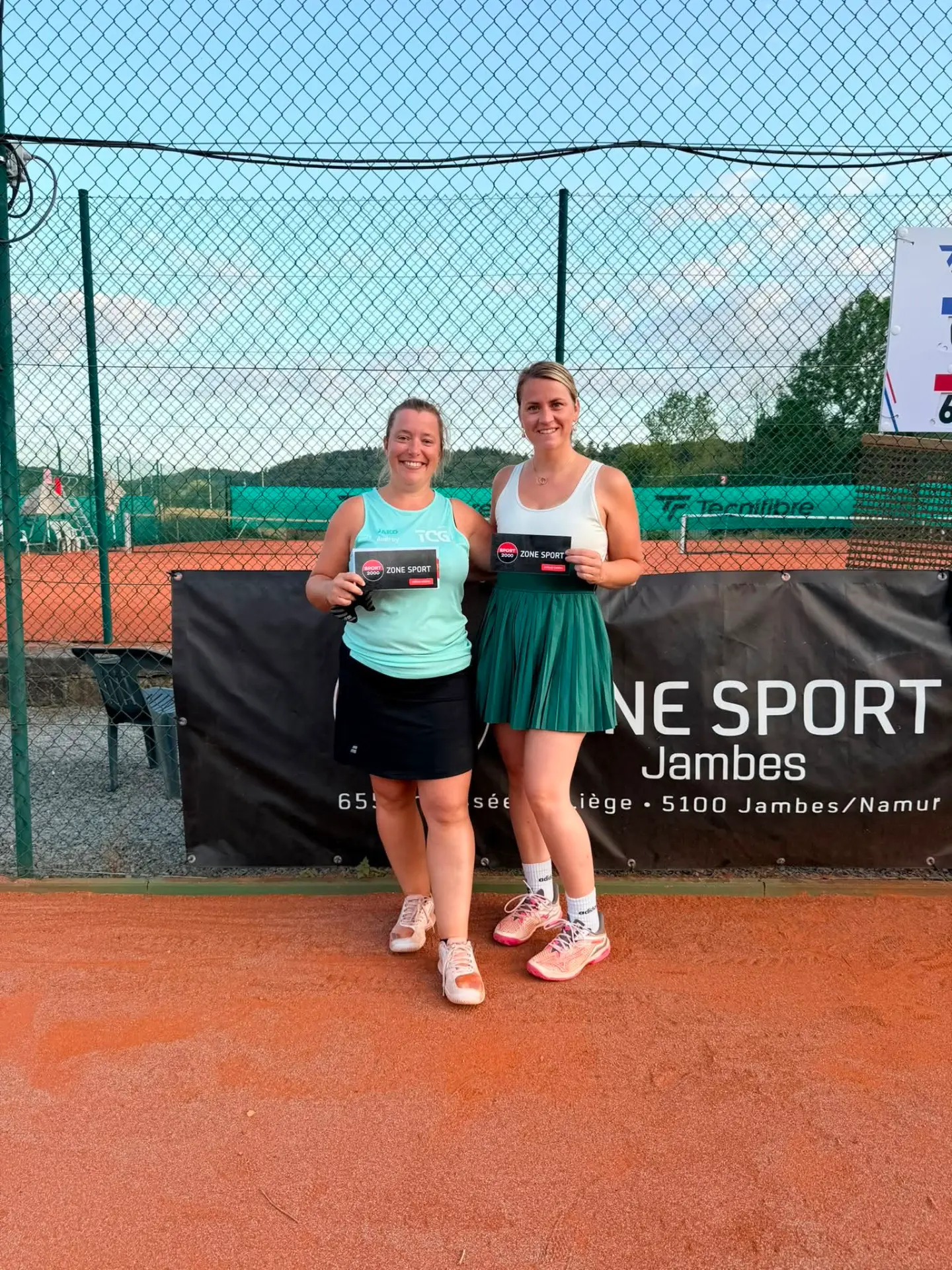 Vainqueure et finaliste du tableau dames du tournoi du TC Godinne